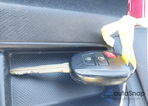 2014 Toyota Prius C Two z USA, uszkodzony, nr VIN JTDKDTB3XE1071195